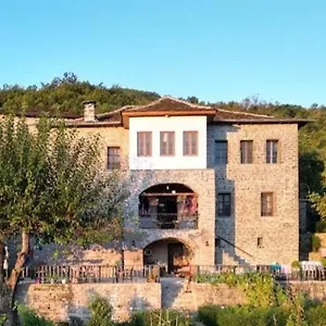 Traditional Pensión Përmet